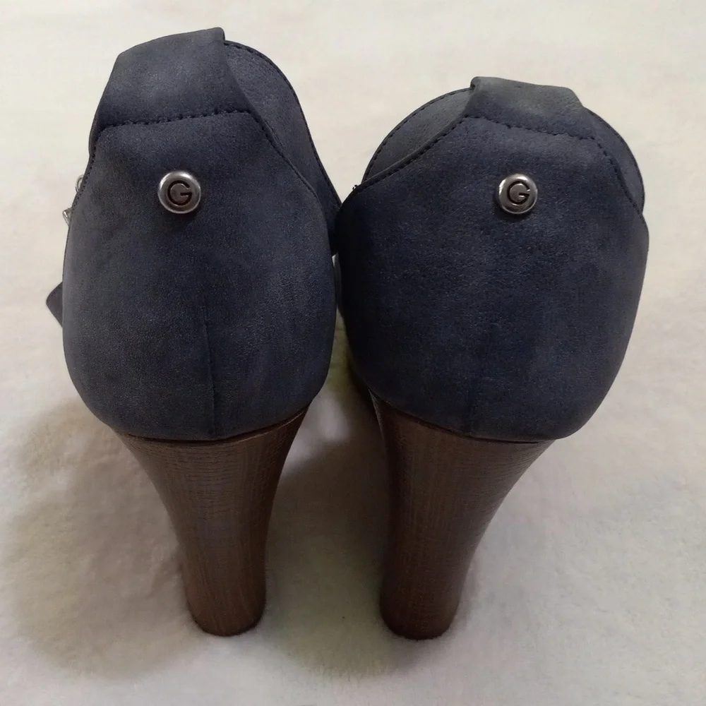 G by Guess Steel Blue Strappy Platform Wedge Sandals Faux Wood Heel NWOT Size 10
